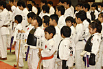 第9回日本拳法神奈川県選手権大会
開会式で並ぶ選手たち。