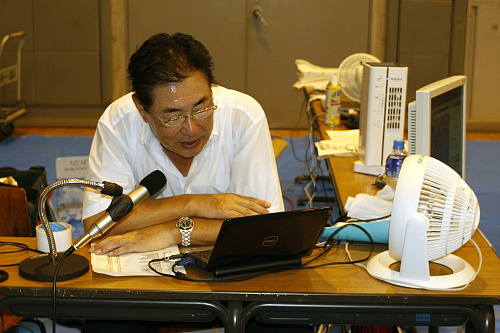 日本拳法全国選抜社会人選手権大会 インターネット生放送で音声解説をする横山俊平氏。映像はニコニコ生放送とUstreamで配信をされた。
_MG_9430.JPG