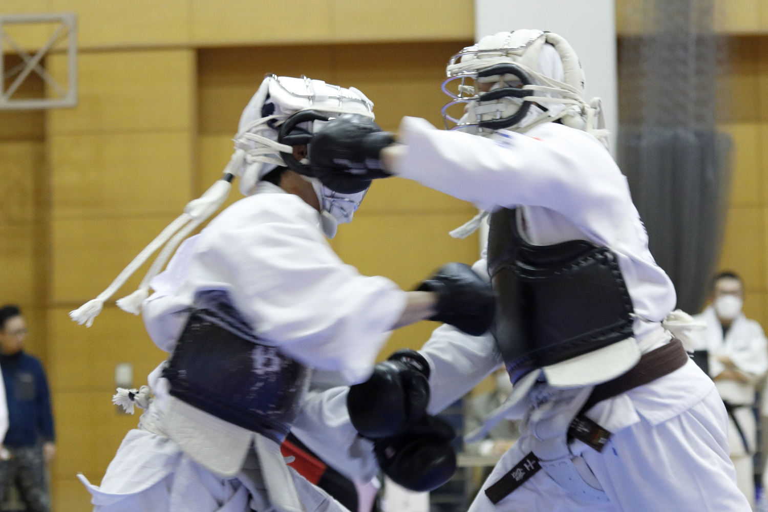 令和6年 日本拳法連盟 鏡開き式 撮影：Inno（撮影：紅白試合、高校の部。白：飛鳥高校・右胴突き（一本）。）
_5D_3319.JPG