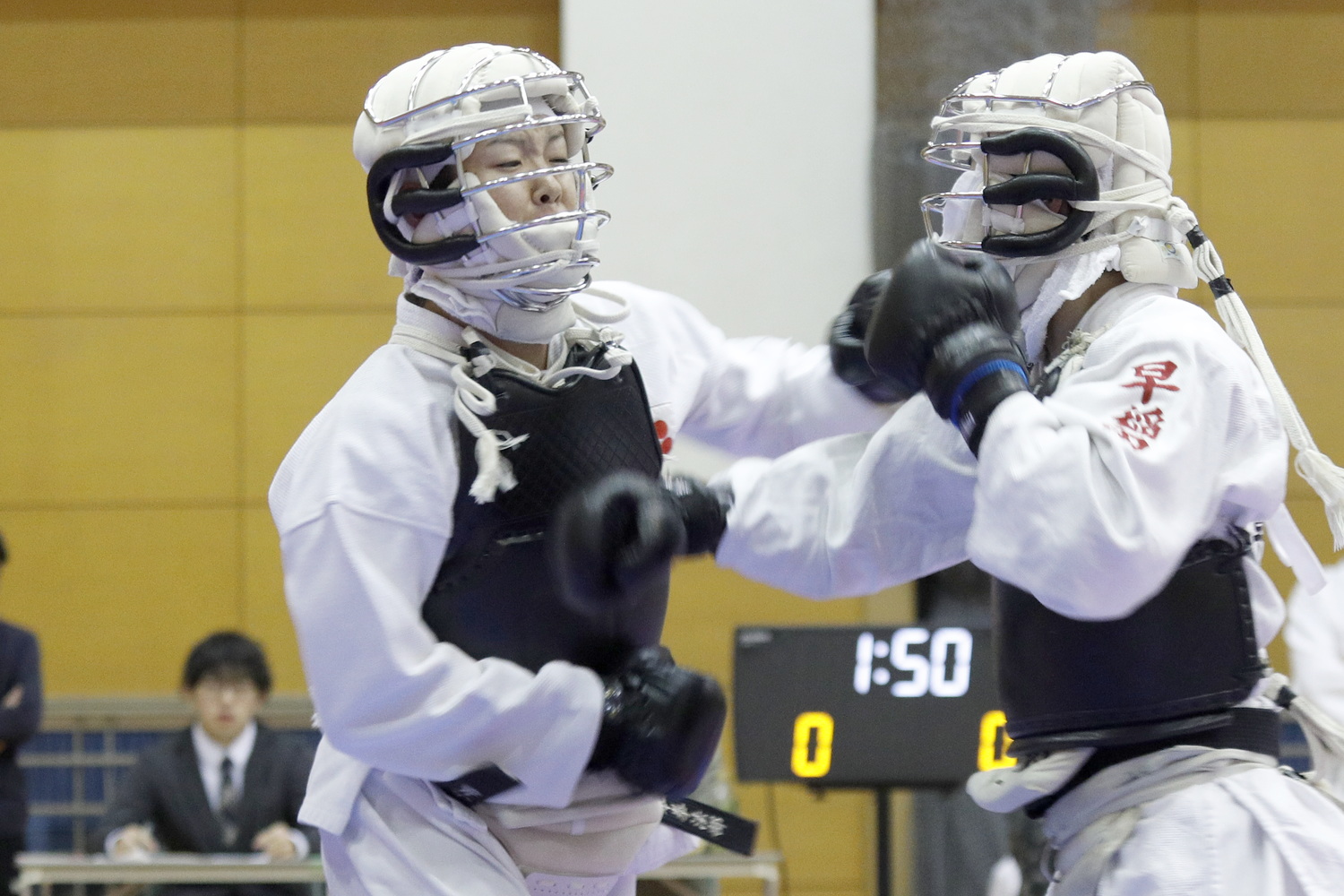 令和6年 日本拳法連盟 鏡開き式 撮影：Inno（撮影：紅白試合、一般男子　段の部。赤：田中の右面突き（一本）。）
_5D_3717.JPG